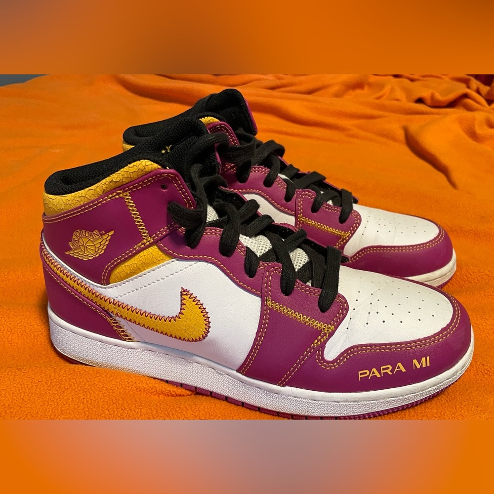 Air Jordan 1 Mid Familia Dia de los Muertos "Day of the Dead" DC0350-100 Size 7